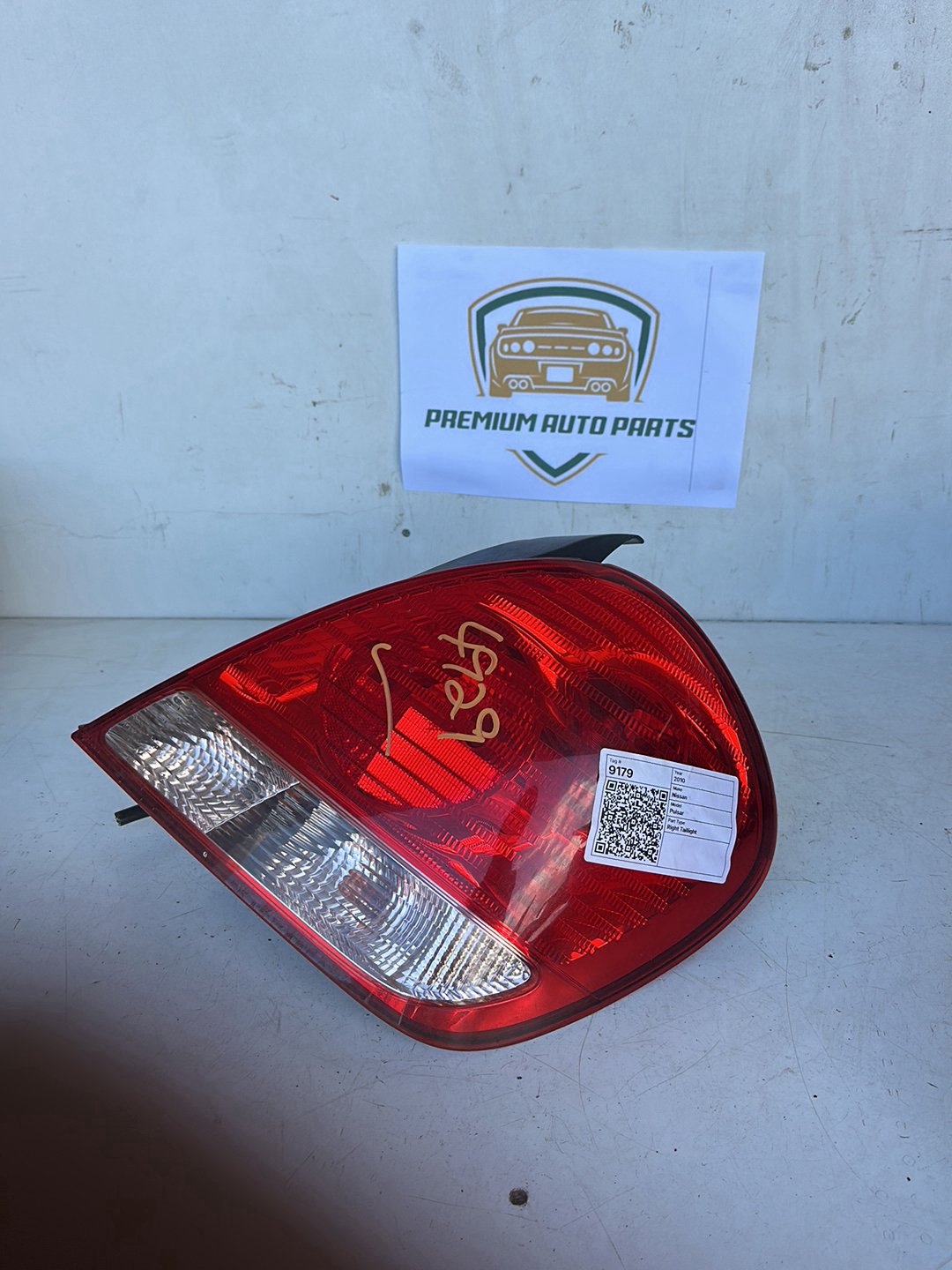 2010 Nissan Pulsar Sedan Right Taillight