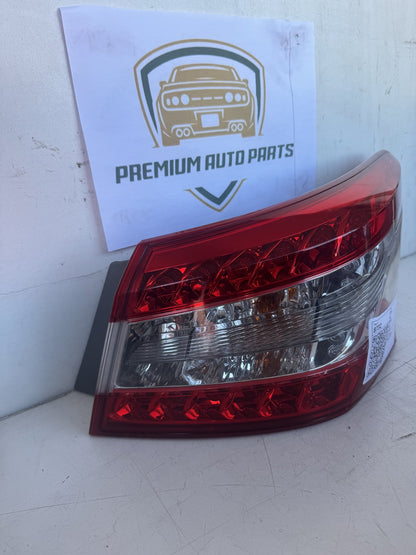 2014 Nissan Pulsar B17 Sedan Right Taillight
