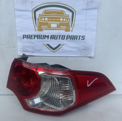 2009  CU Right Taillight