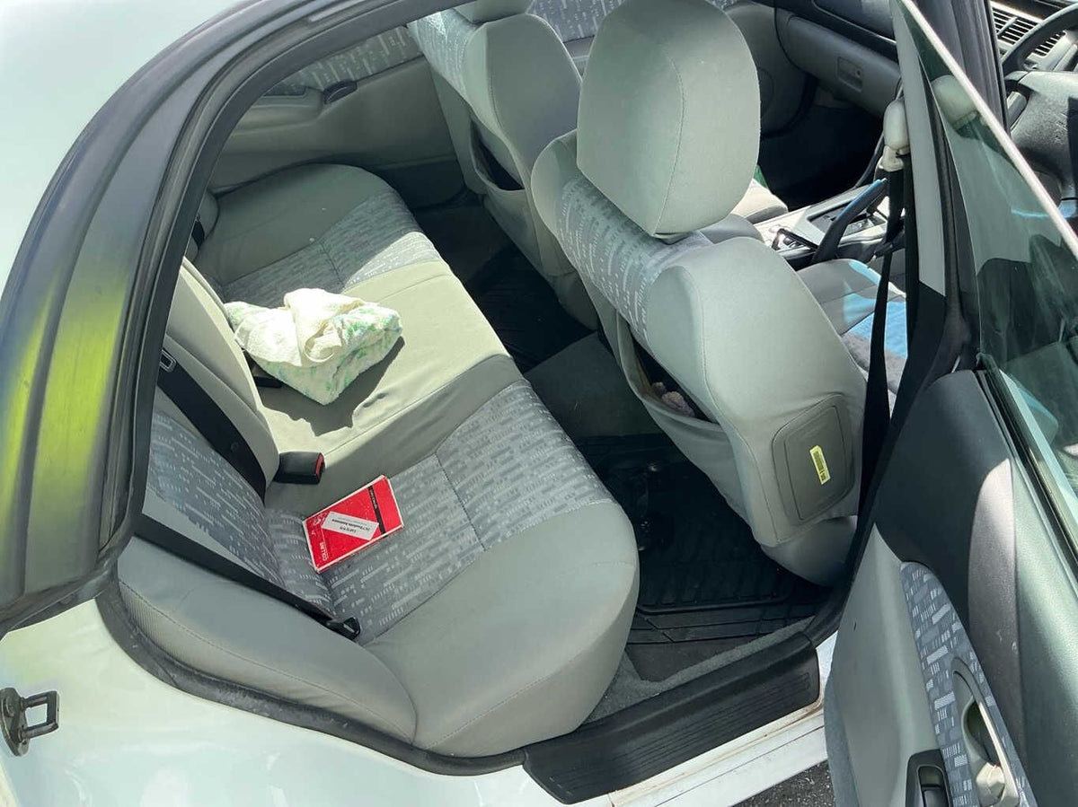 2004 Mitsubishi Magna ES TL