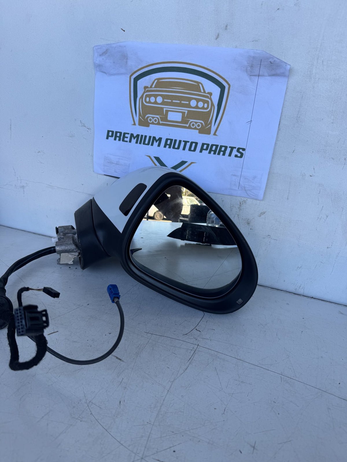 2016 Volkswagen Touareg Station Wagon Right Door Mirror
