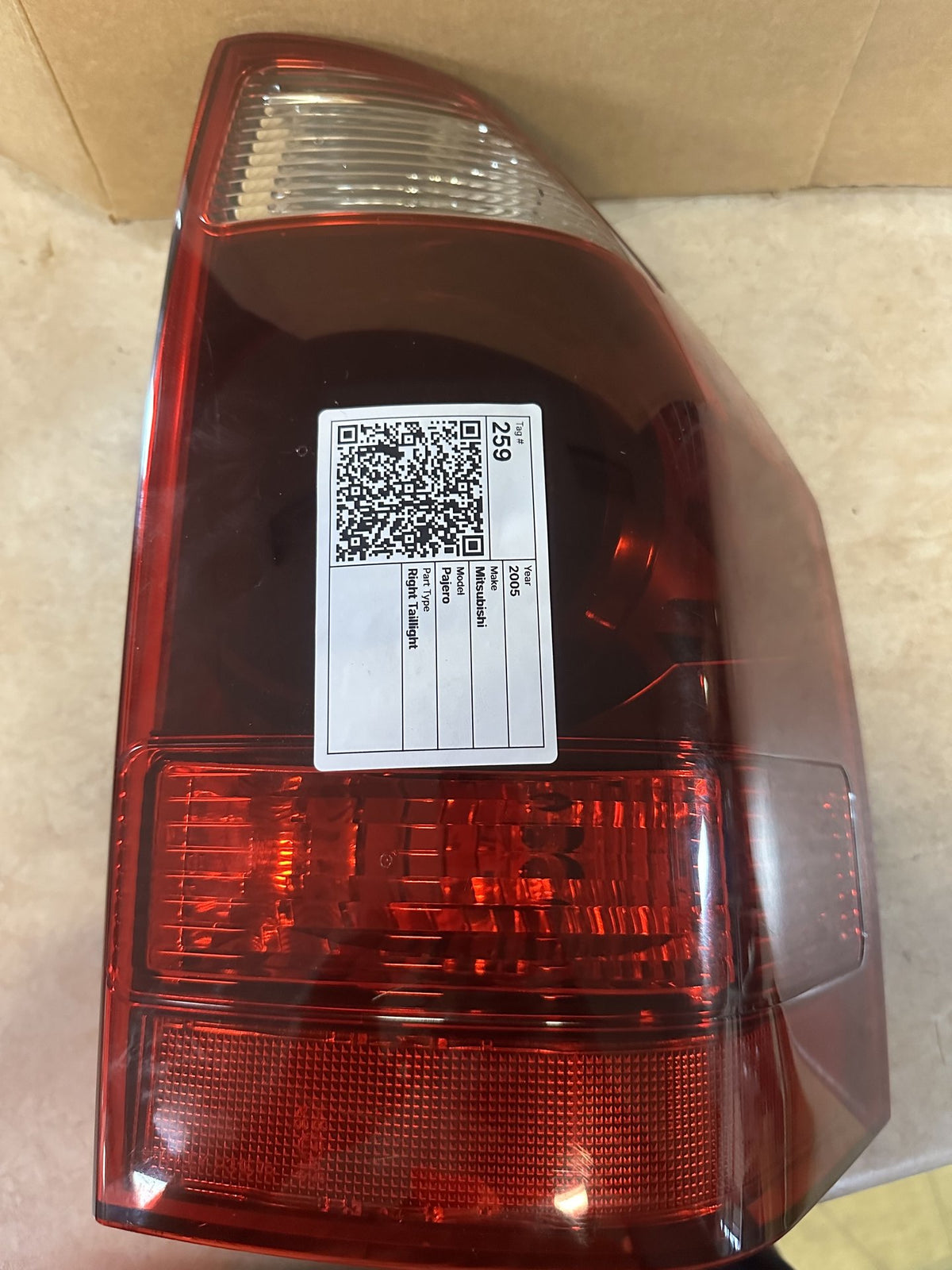 2005 Mitsubishi Pajero Right Taillight P3157