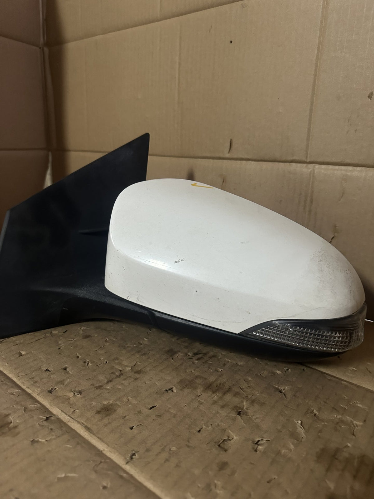 2013 Toyota Corolla ZRE1* Hatchback Left Door Mirror 023533