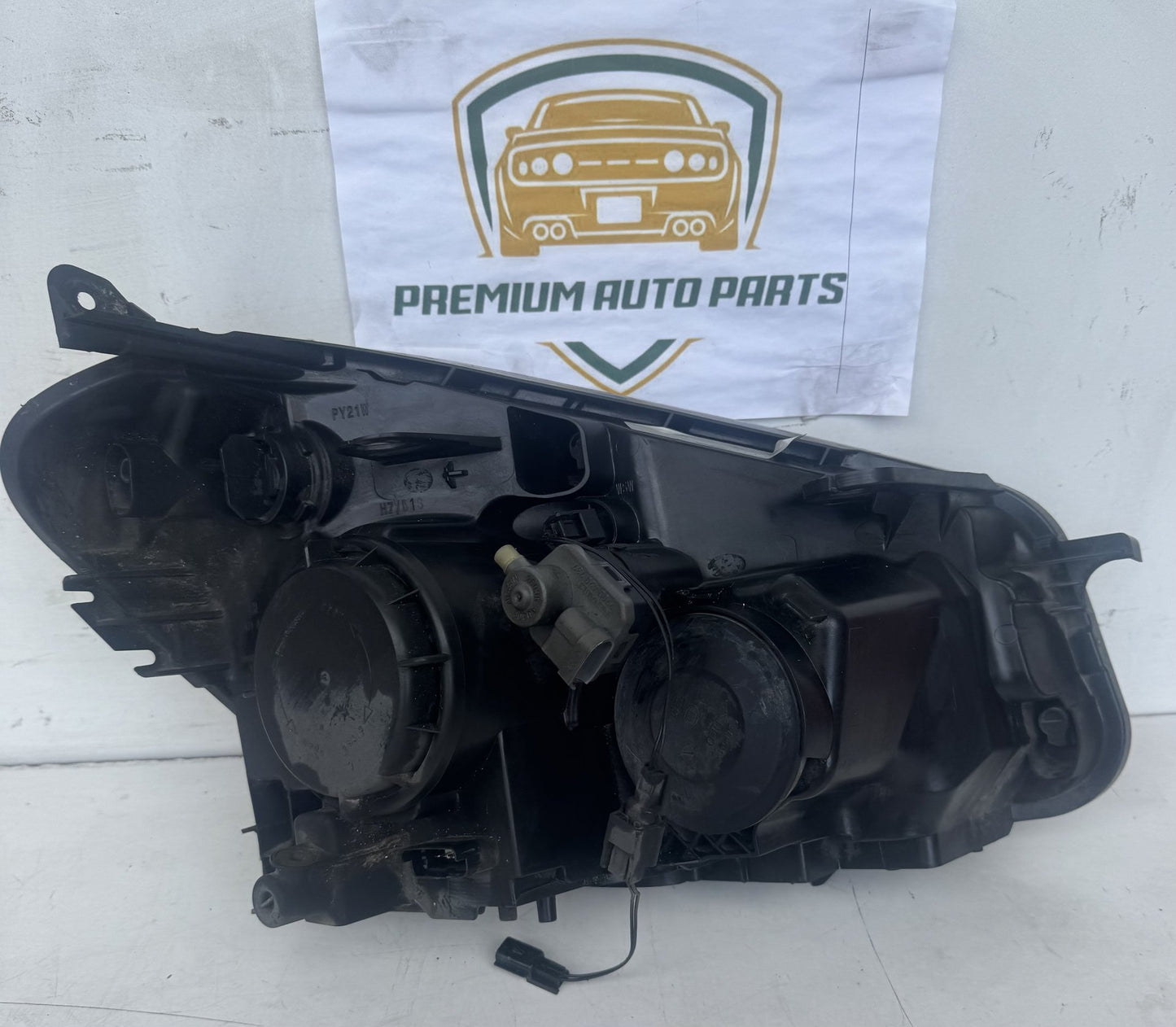 2010   Left Headlight