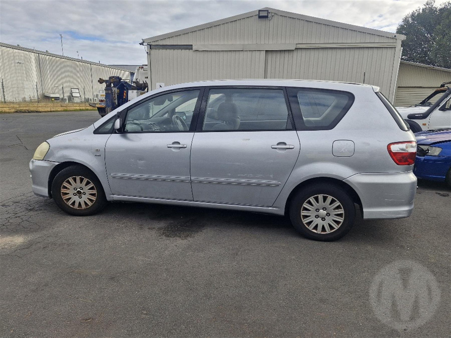 2004 Toyota Avensis