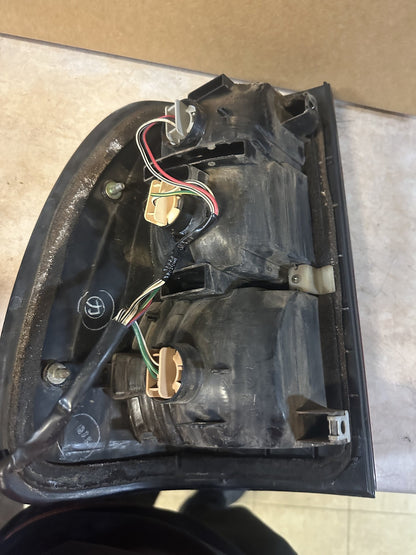 1998 Toyota Land Cruiser Land Cruiser Station Wagon Right Taillight 6070