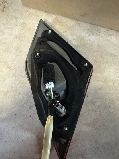 2007 Toyota Aurion - Left Boot Light