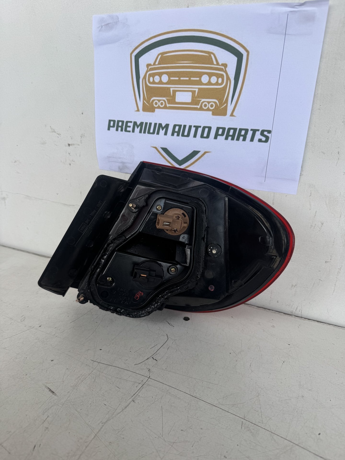 2003 Nissan Maxima Sedan Left Taillight