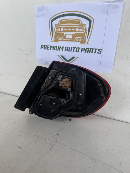 2003 Nissan Maxima Sedan Left Taillight