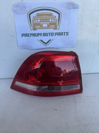 2016 Volkswagen Touareg Station Wagon Left Taillight