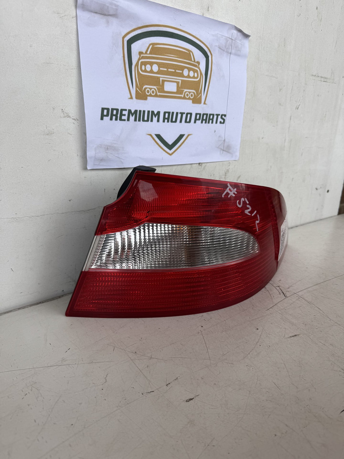 2009 Skoda Superb Sedan Right Taillight