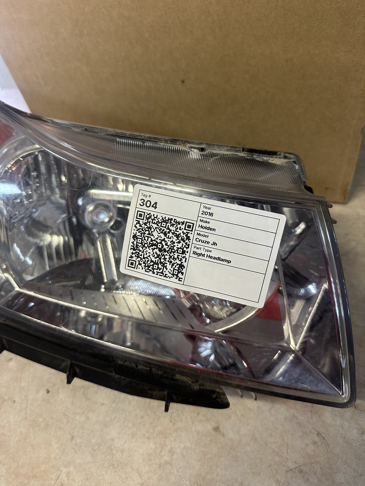 2016 Holden Cruze Sedan Right Headlight 12413