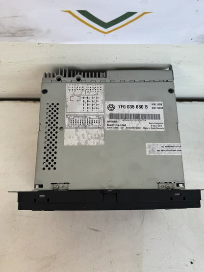 2013 Volkswagen Caravelle Station Wagon Stereo Head Unit 7F0 035 680 B