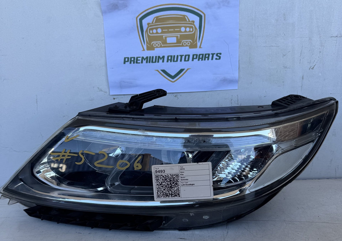 2013 Kia Sorento XM Station Wagon Left Headlight L009G5900GV