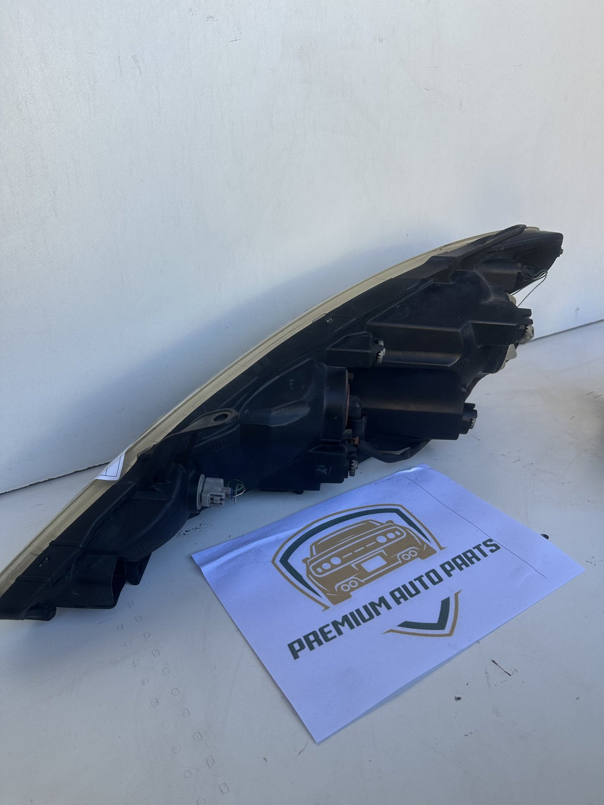2005 Toyota Tarago R30 Station Wagon Right Headlight KOITO 28-163