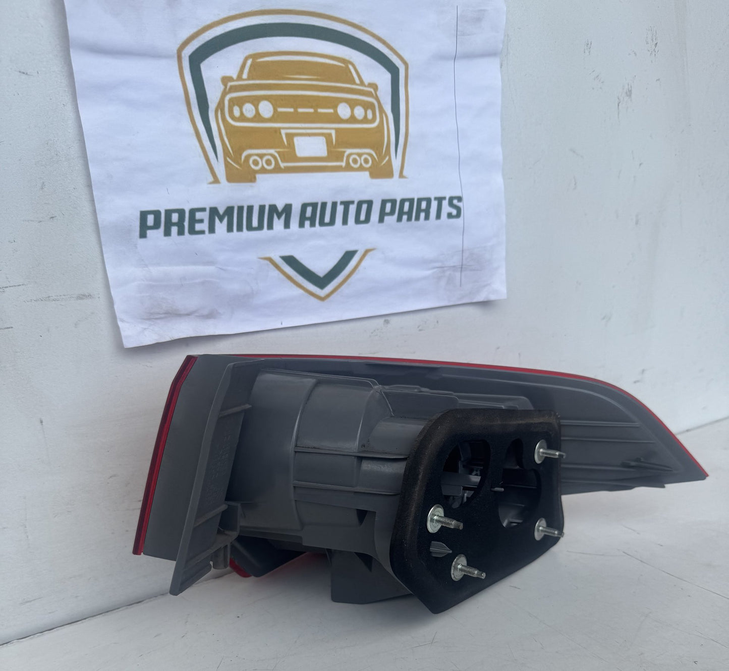 2009  CU Left Taillight