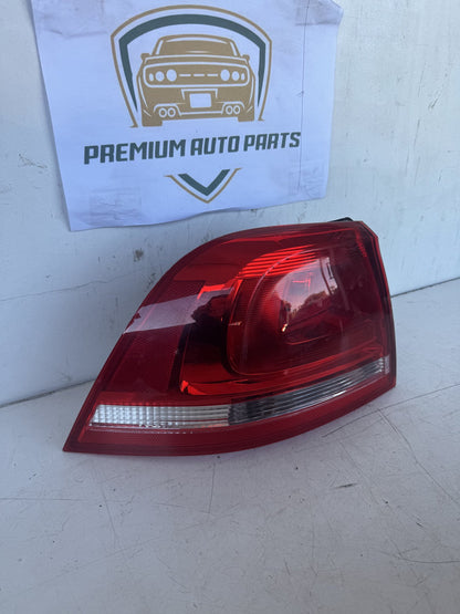 2016 Volkswagen Touareg Station Wagon Left Taillight