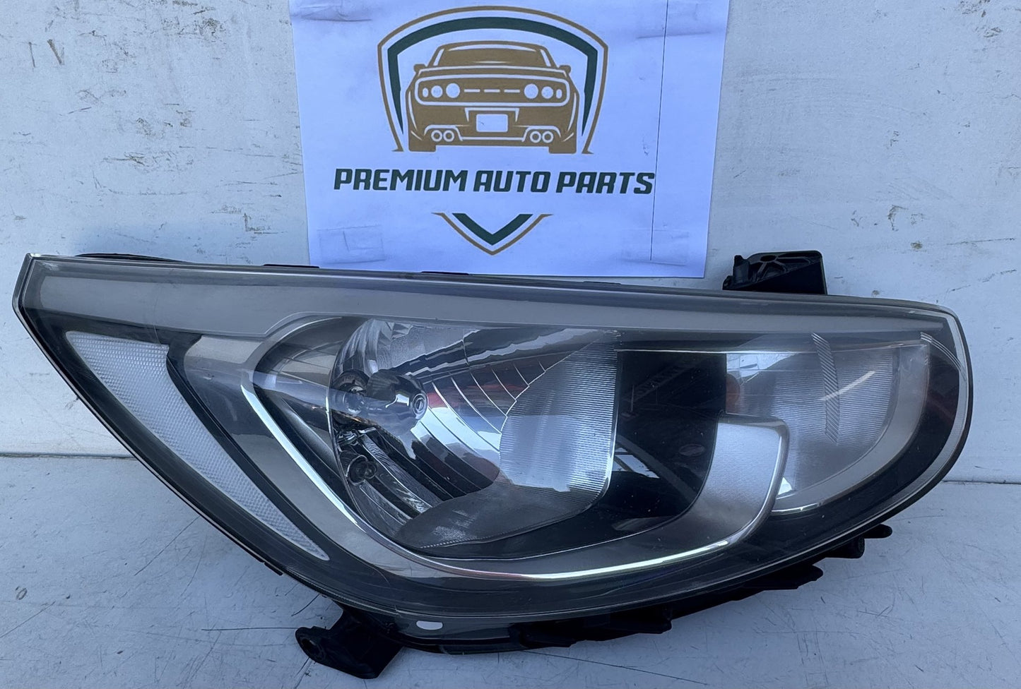 2018   Right Headlight