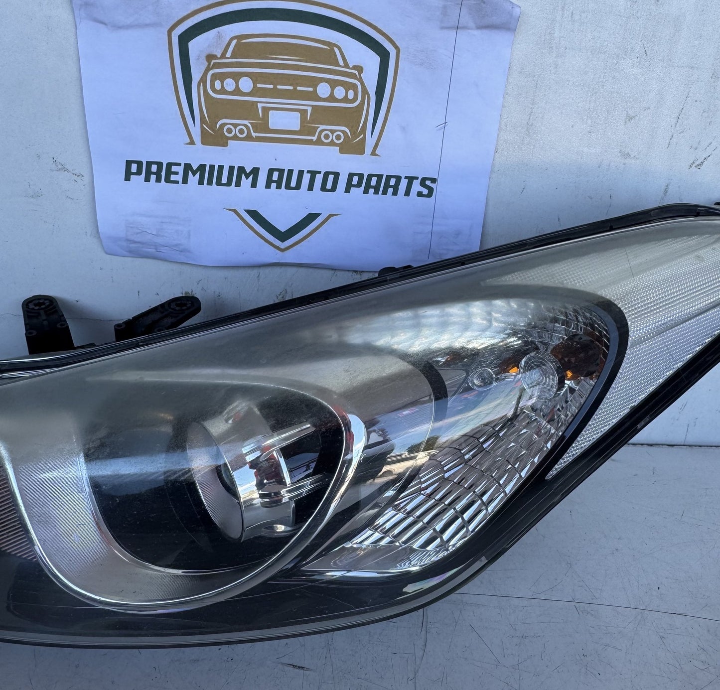 2015 Hyundai i30 GD Hatchback Left Headlight