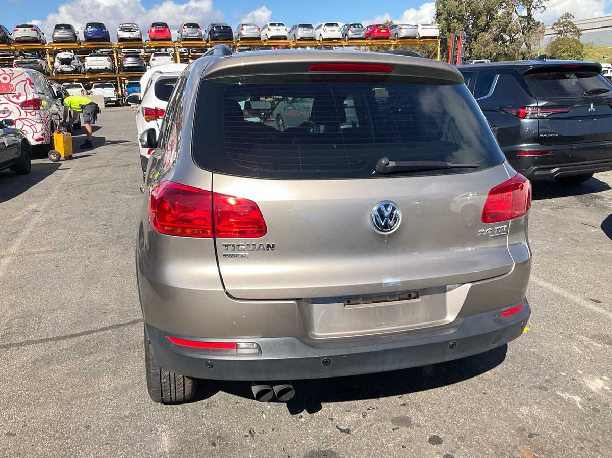 2013 Volkswagen Tiguan MK1- 5N