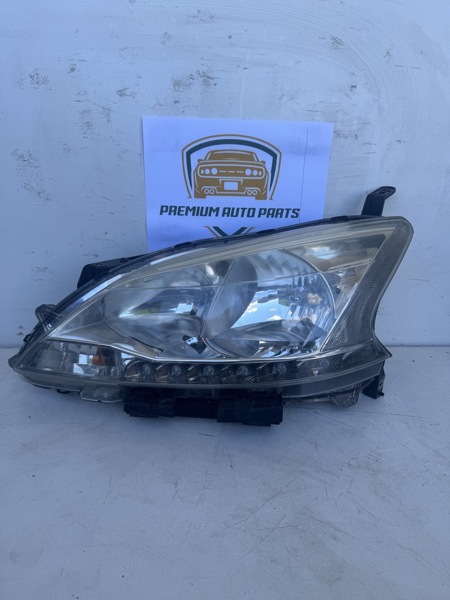 2014 Nissan Pulsar B17 Sedan Left Headlight STANLEY W0610L