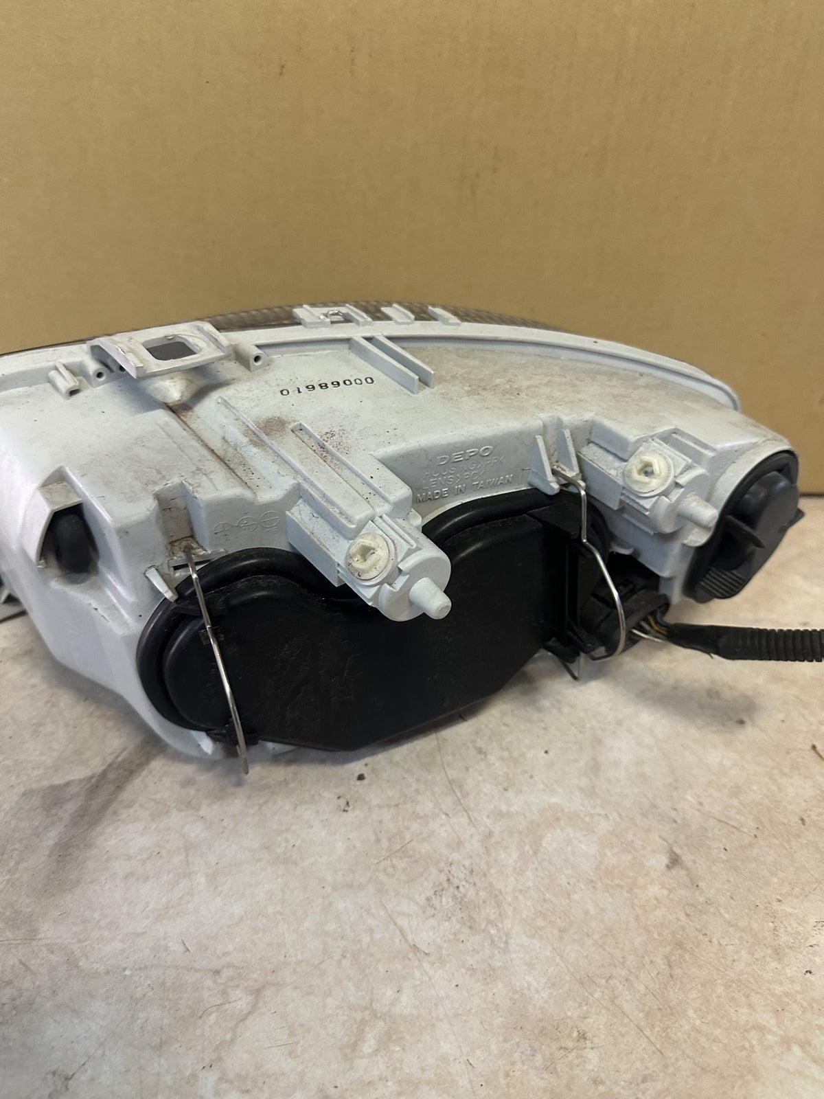 2003 Alfa Romeo 147 - Right Headlight