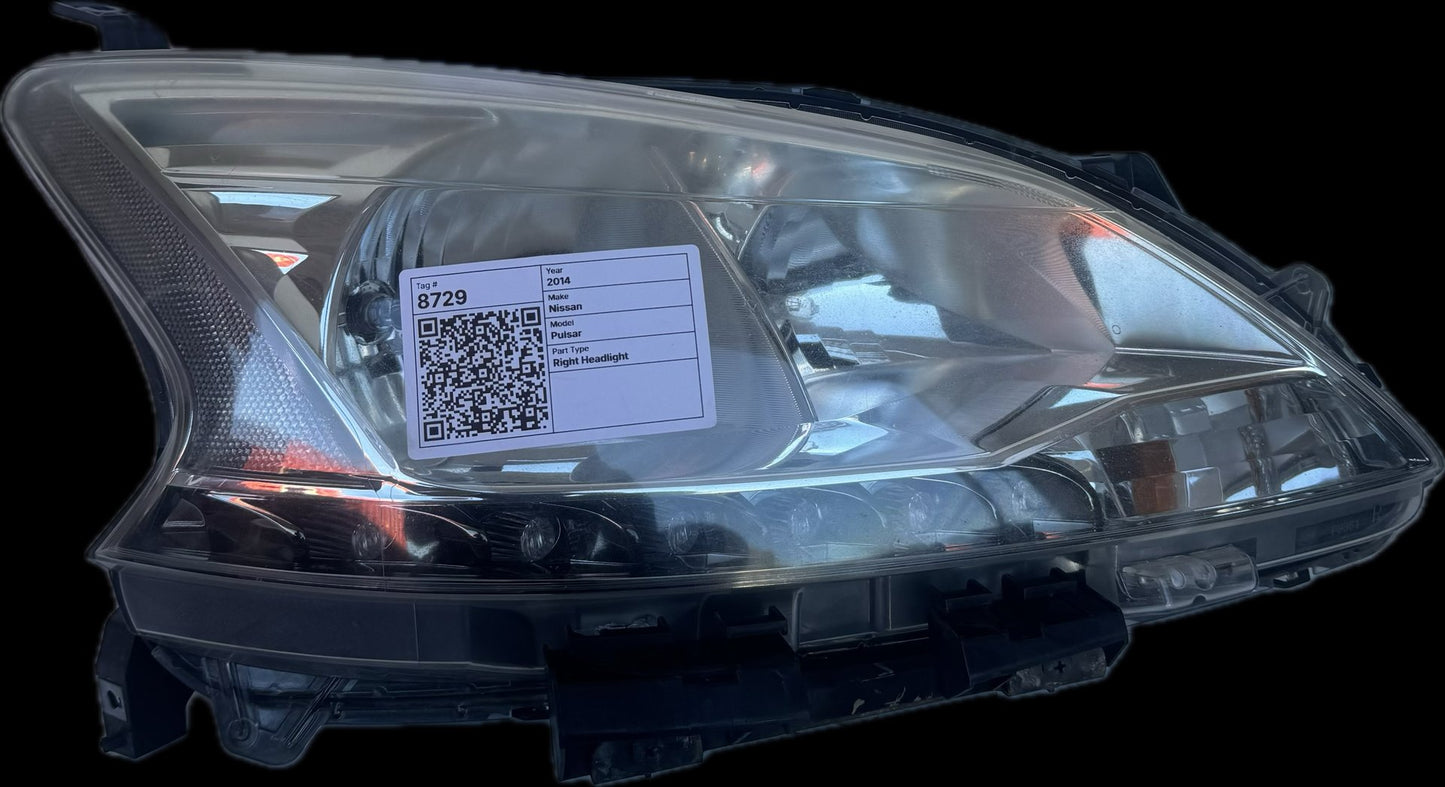 2014 Nissan Pulsar B17 Sedan Right Headlight
