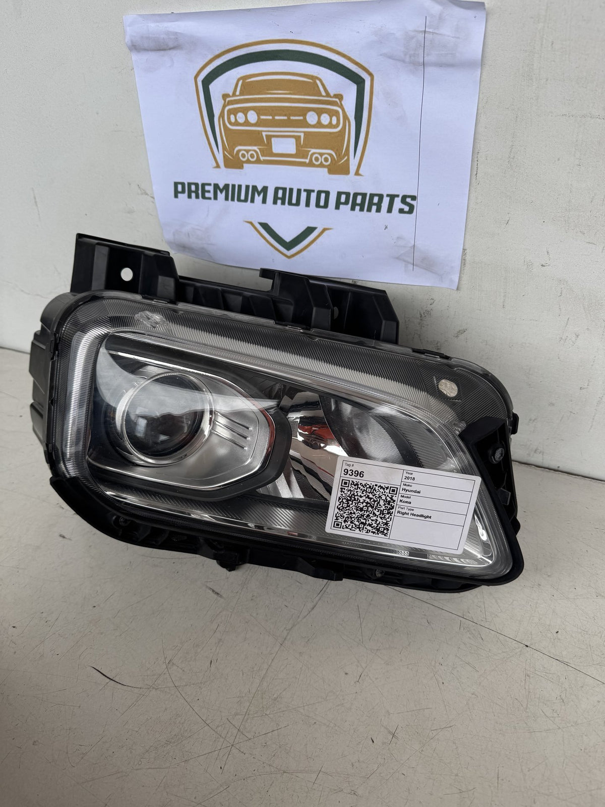 2018 Hyundai Kona OS Station Wagon Right Headlight J9921-21020