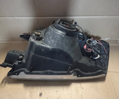 2003-2006 Mitsubishi Pajero III NP Exceed V77W - Right Headlight