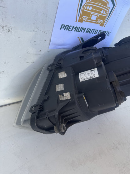 2016  2H Right Headlight