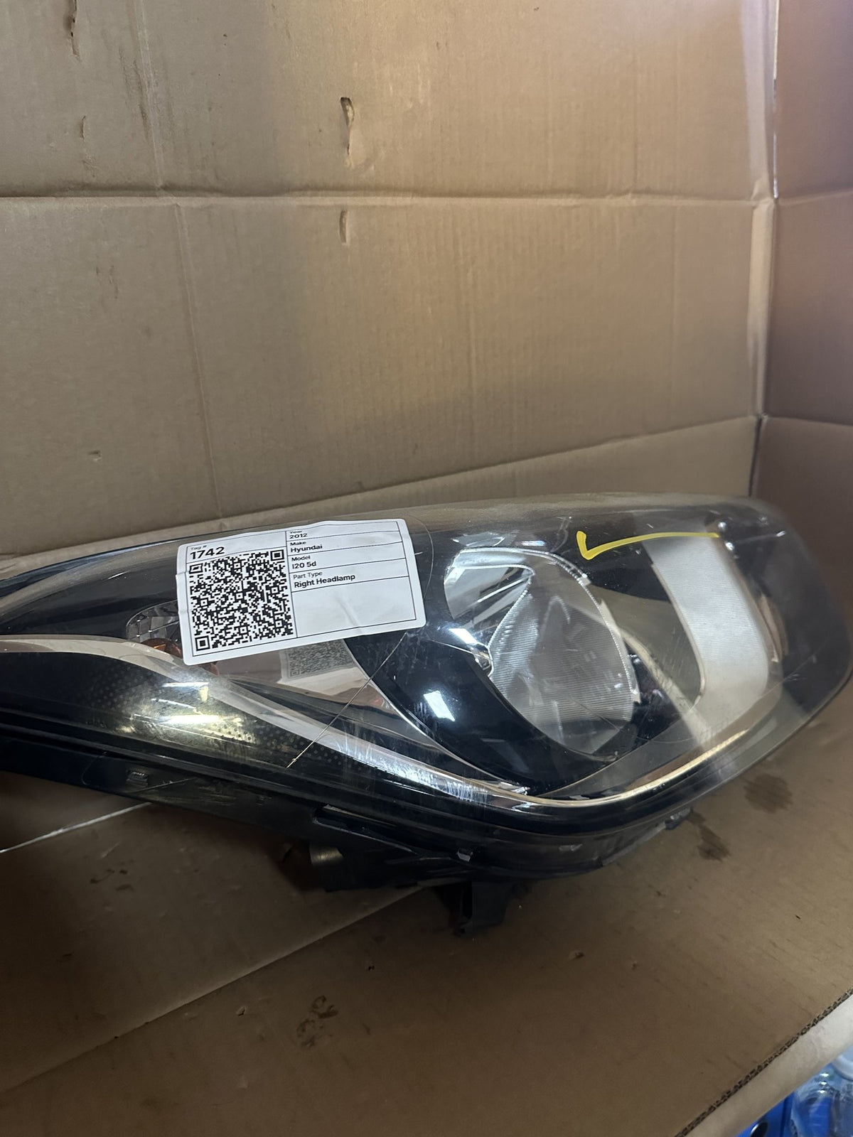 2012 Hyundai i20 5d Active - Right Headlight