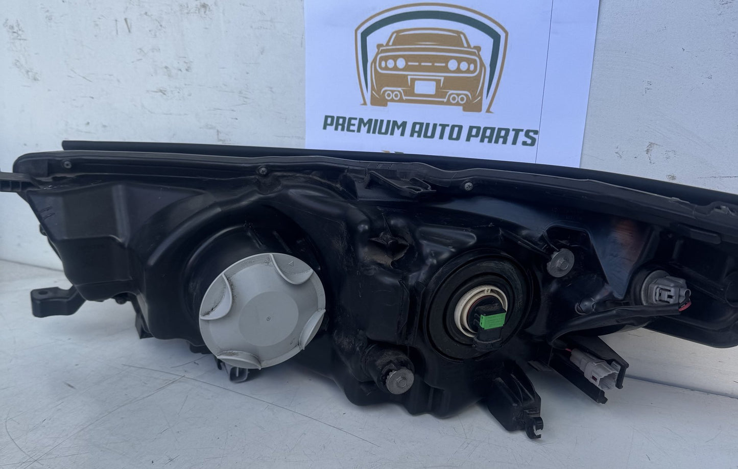 2015  U50 Right Headlight