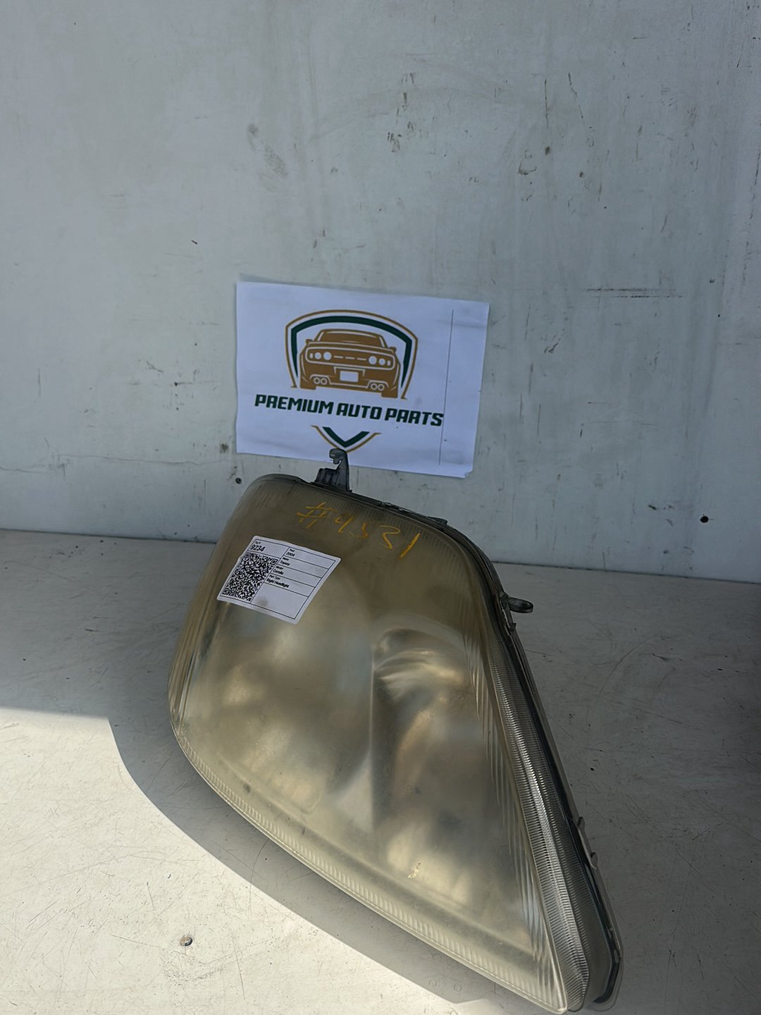 2004 Toyota Corolla E120 Hatchback Right Headlight