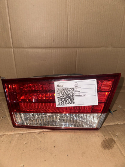2007 Hyundai Sonata NF - Right Boot Light