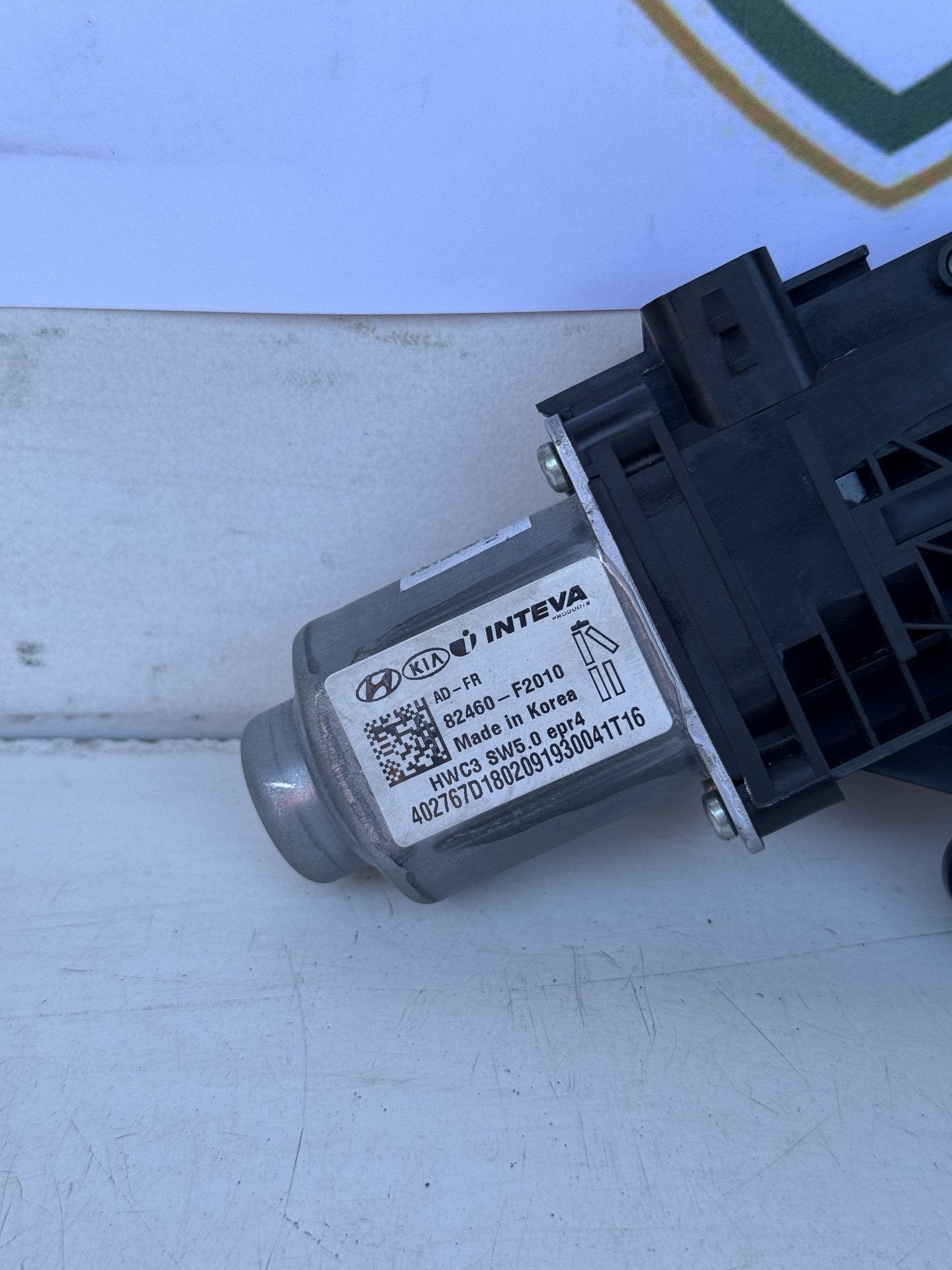 2018  AD RIGHT FRONT WINDOW MOTOR