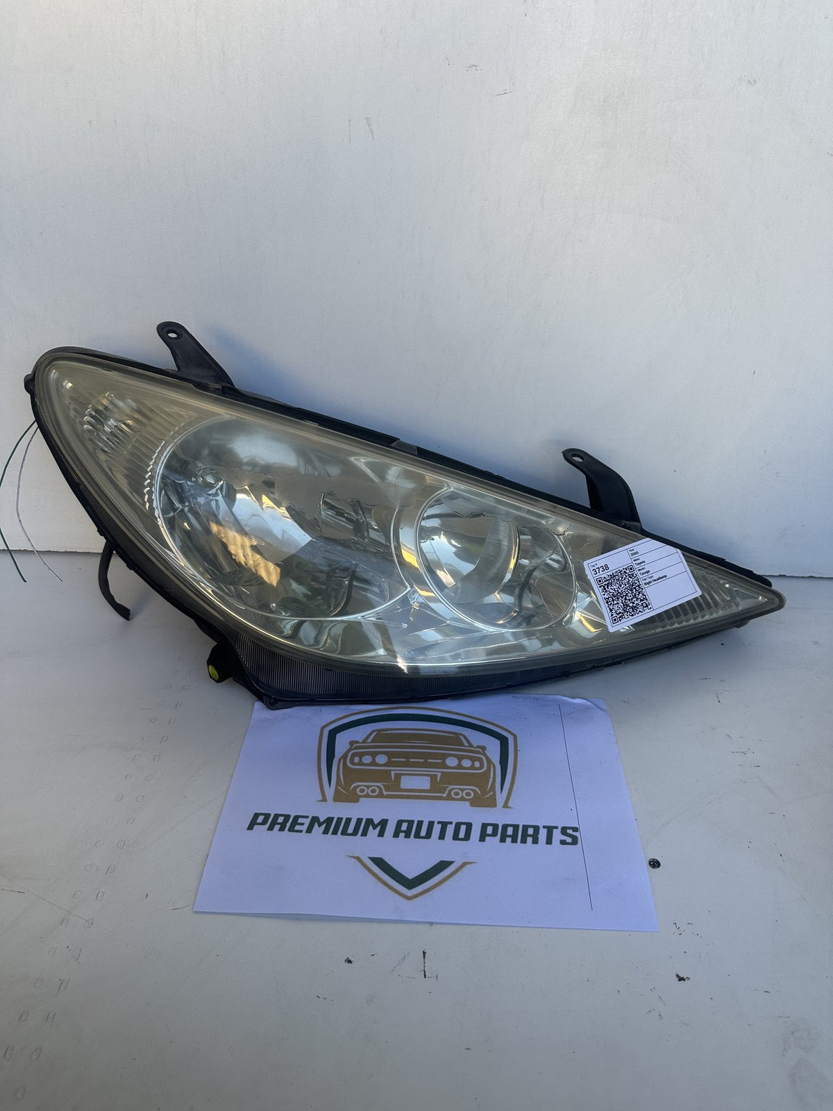 2005 Toyota Tarago R30 Station Wagon Right Headlight KOITO 28-163