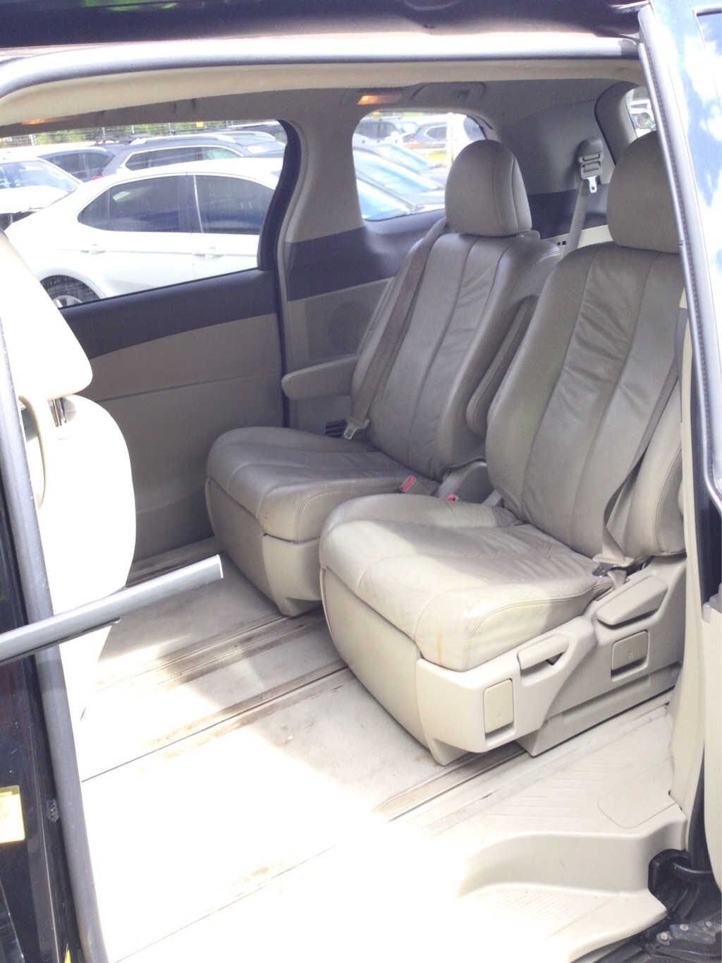 2010 Toyota Tarago R50
