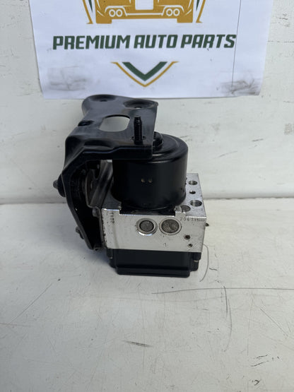 2013 Volkswagen Caravelle Station Wagon ABS Pump 10.0212-0842.4