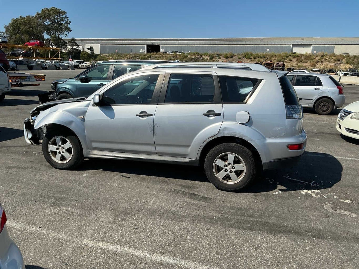 2010 Mitsubishi Outlander LS ZH