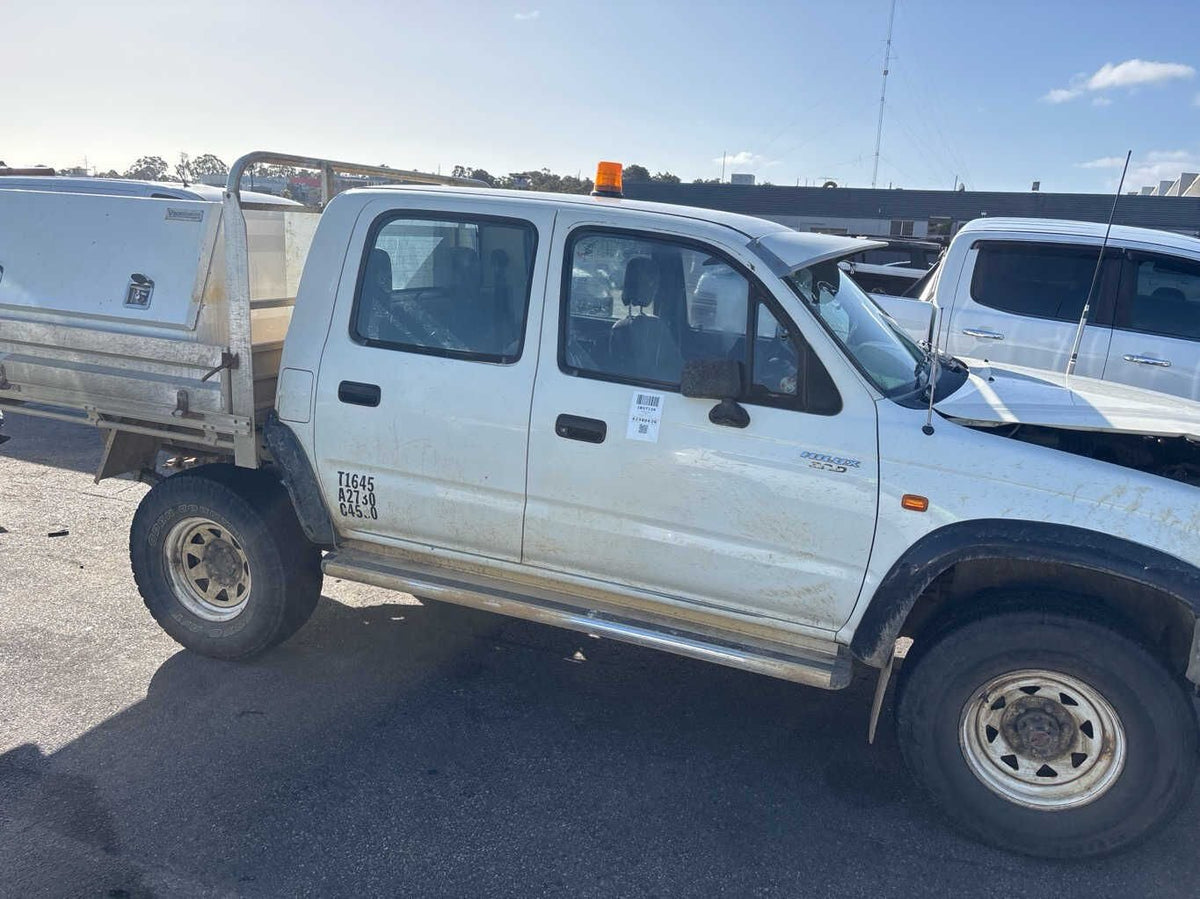 2002 Toyota Hilux N100
