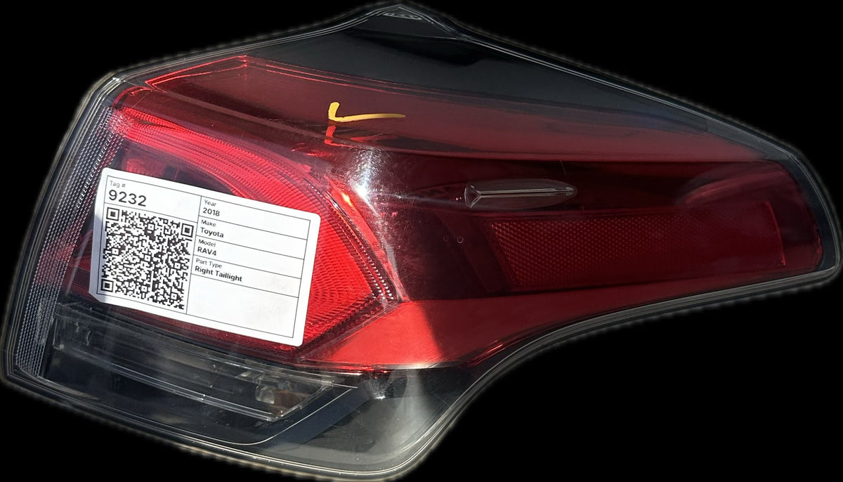 2018 Toyota RAV4 SUV Right Taillight