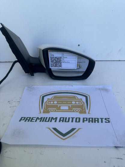2011 Volkswagen Polo Hatchback Right Door Mirror 024542