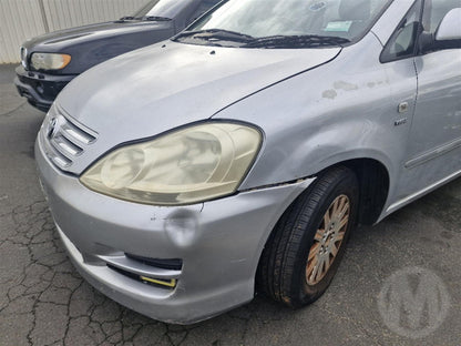 2004 Toyota Avensis