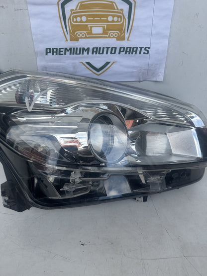 2010   Right Headlight