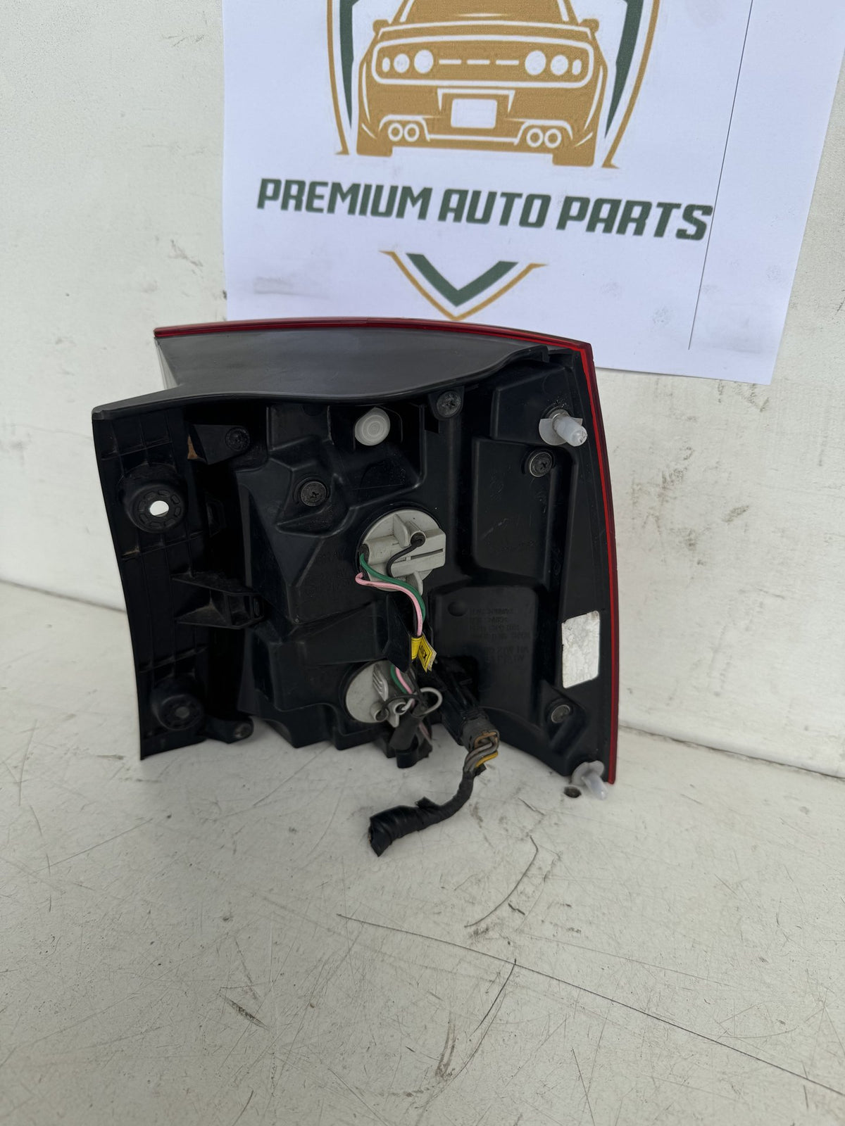 2013 Kia Sorento XM Station Wagon Left Taillight