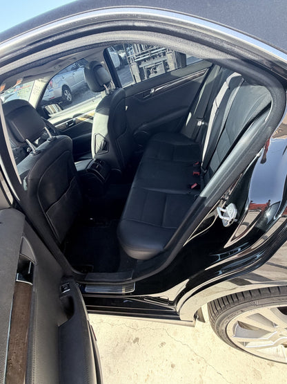 2011 Mercedes-Benz C220  Sedan 
Mercedes-Benz
C220