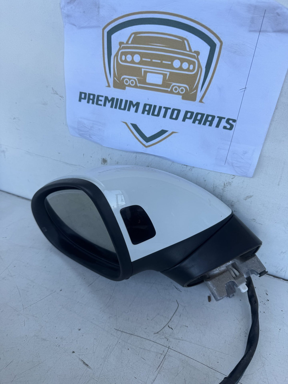 2016 Volkswagen Touareg Station Wagon Left Door Mirror