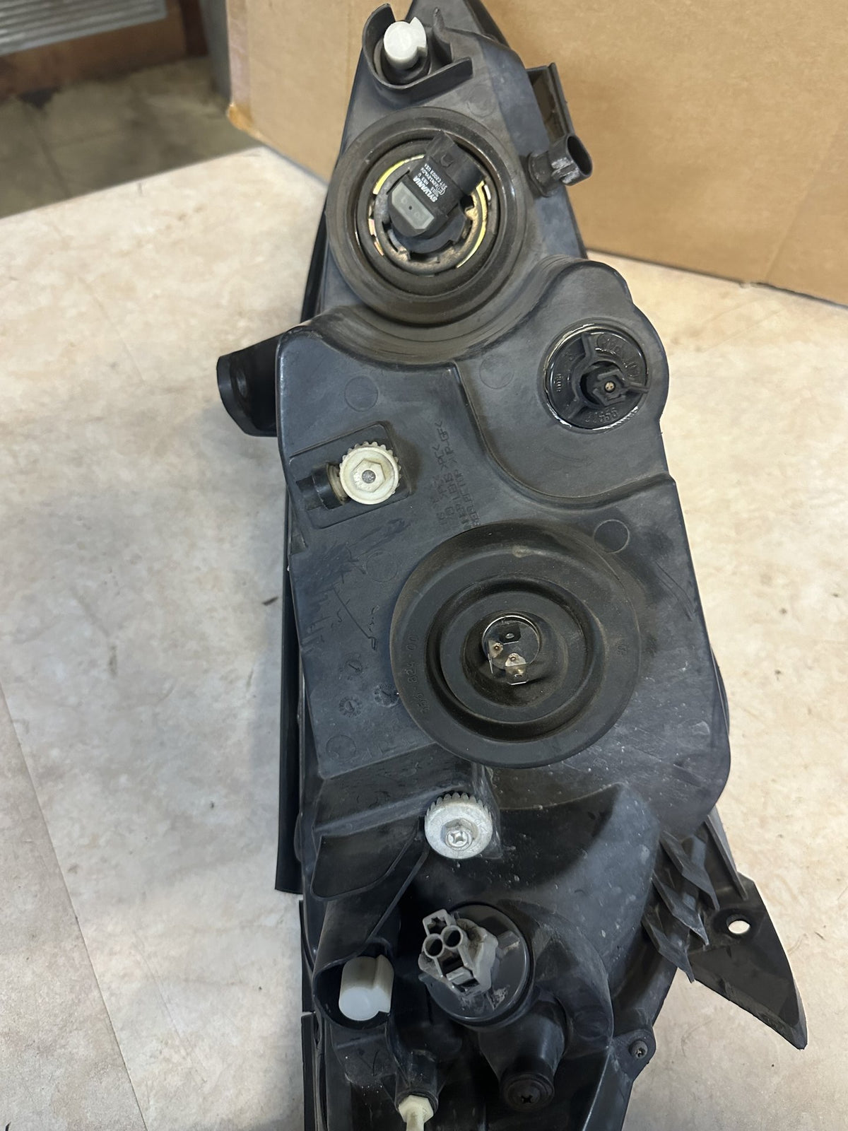 2002-2006 Toyota Camry ACV36 - Left Headlight