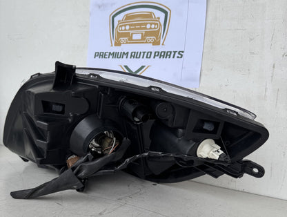 2006 Toyota Yaris Right Headlight 09252510