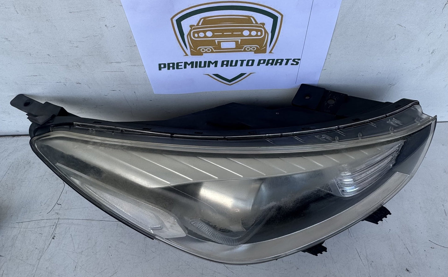 2018   Right Headlight